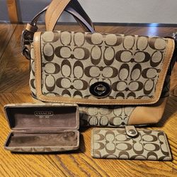 AUTHENTIC COACH LARGE CROSSBODY PURSE SET USED 