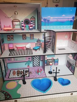 Lol house with some furniture and dolls