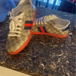 Gucci Size9.5mens