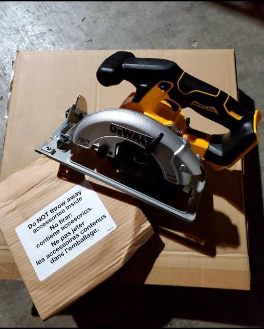 NEw, NUEVO, DCS565B, 20 Volt MAX Cordless Brushless 1/2