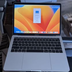 Apple MacBook Pro 2023 Software