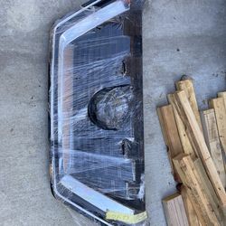 Nissan rouge front center piece