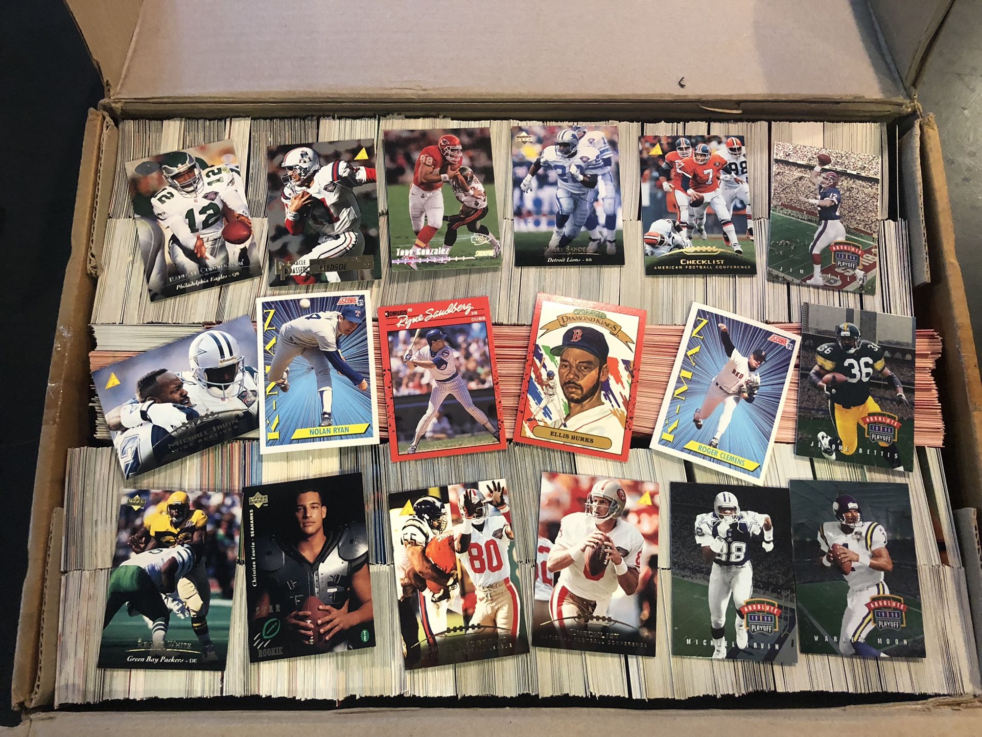 5000+ Sports Cards - Football And Baseball Cards
