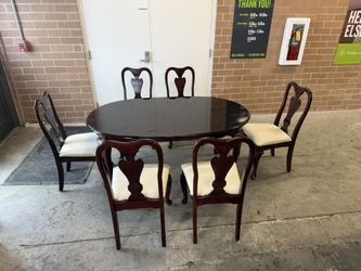 Dining Table w/6 chairs
