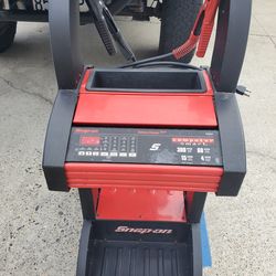 SNAP ON  BATTERY CHARGER