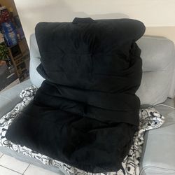 Big Joe Roma Black Plush with Zipper To Clean In Washer 