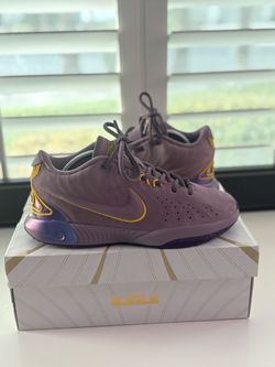Purple LeBrons size 7, men’s