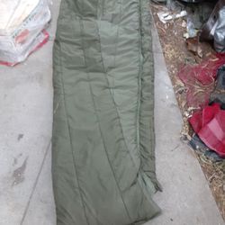 Sleeping Bag with Hood, Military Issued Intermediate Cold Weather 