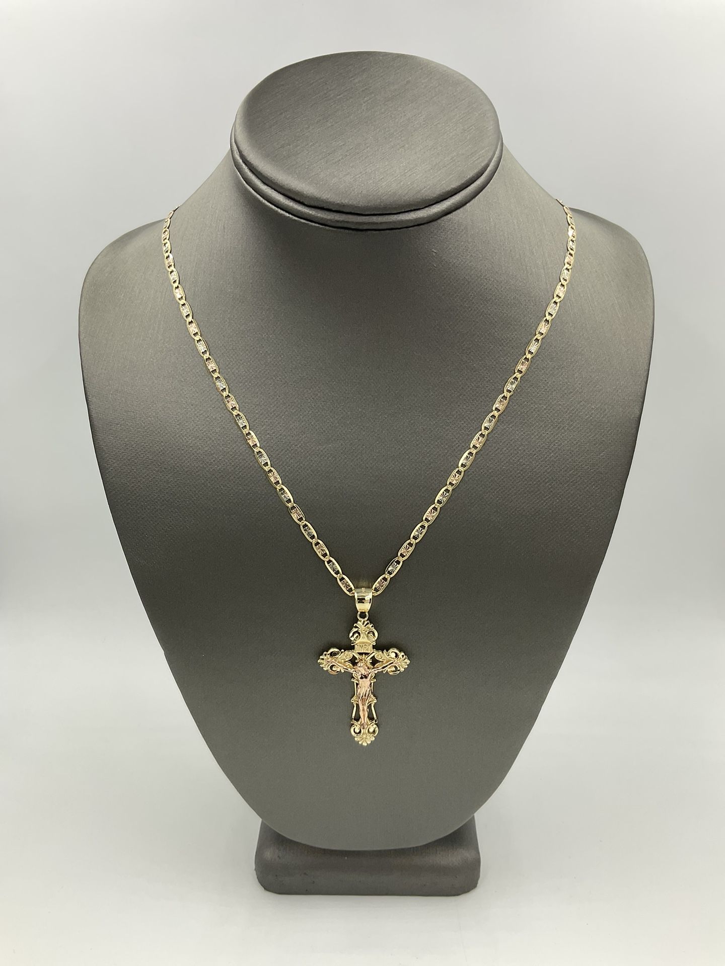 14KT TRI-COLOR 24” VALENTINO LINK CHAIN 9.0GR 3.25MM W/ 14KT TRI-COLOR CROSS CHARM 5.3GR