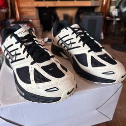 ♥️♥️Brand New NIKE AIR  PEGASUS  2K5 Tennis Shoes  ,Pale Ivory/Black . Size 12 Men’s ♥️♥️