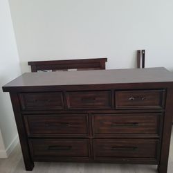 7-door Dresser with mirror
