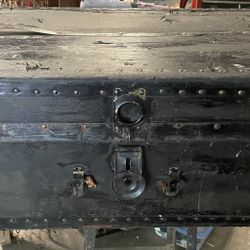 Old Black LRG Trunk! 