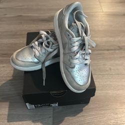 Jordan one retro low kids shoes, size 13