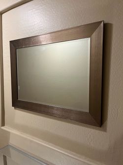 Wall mirror