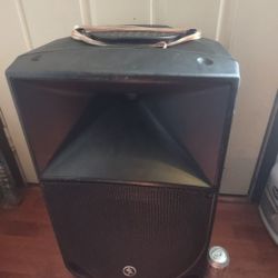 Pair Of Mackie Thump 15 Speakers Great For Clubs Churches DJs Will Not Separate