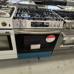 Frigidaire 30” Slide In Stove 