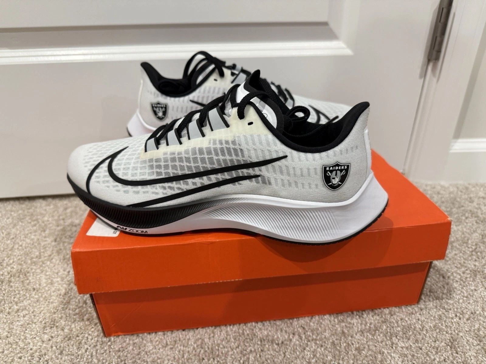 Nike Men’s 10 Raiders Zoom Pegasus 37, Size 10…new With Box! NFL