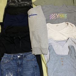 Woman’s Clothing.    Size Small.      16Pieces Of Clothing 