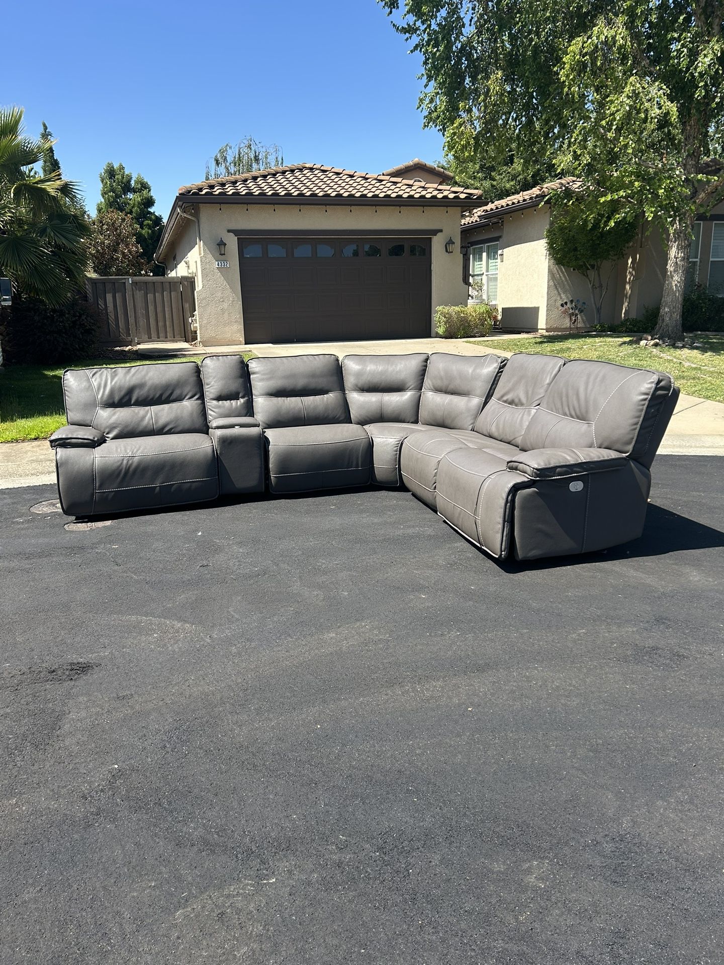 Modern Gray Reclining Sectional Couch – Power Recline