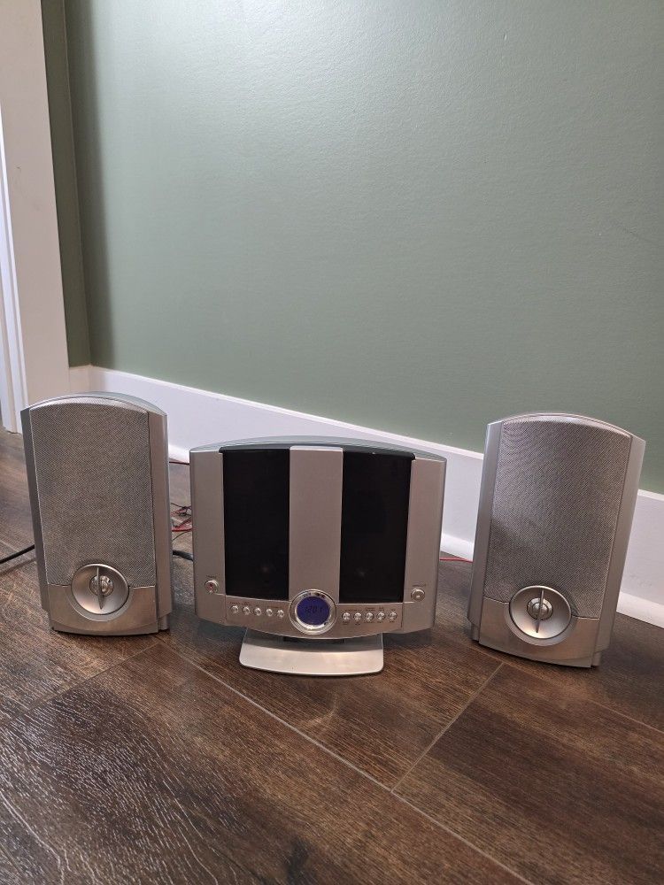 GPX/Durabrand/ONN CD Home Music System, FM/AM Wall Mountable, Shelf Speakers