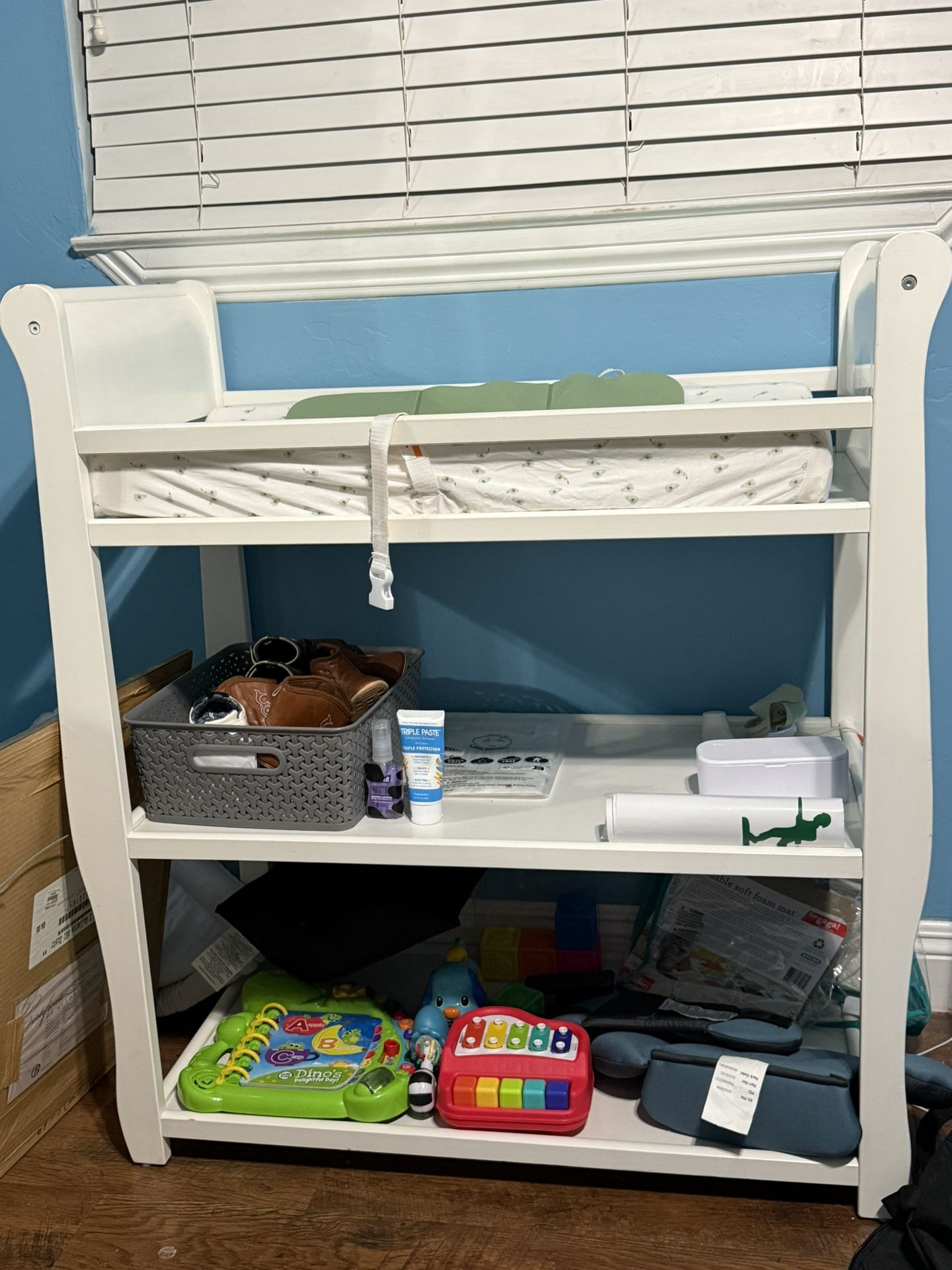 Graco Changing Table W/pad Included
