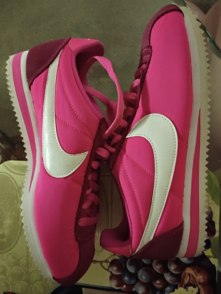 WOMEN'S PINK NIKE CORTEZ SHOES 