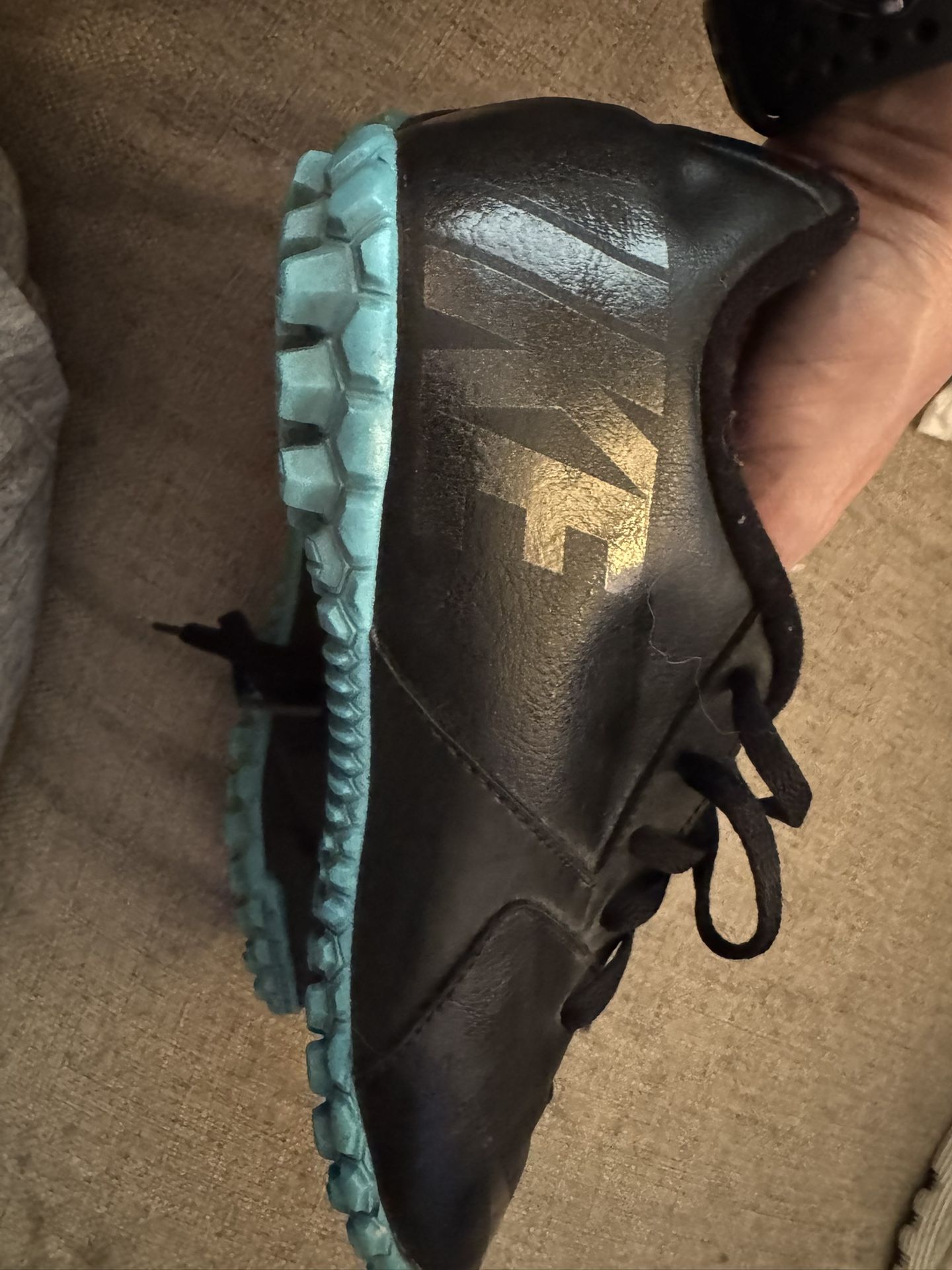 Nike Youth Size 4.5 Indoor Soccer Shoes