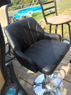 Bar stool