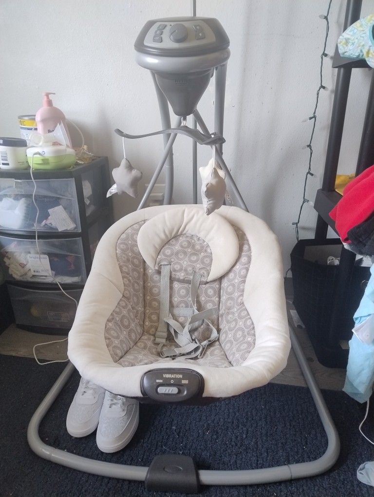 Graco Vibrating Swing