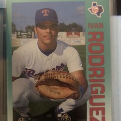 Ivan Rodriguez Fleer Baseball Card