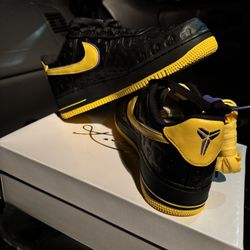 KOBE AIR FORCE 1 BLACK KB SIZE 9