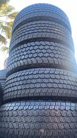 265/70R16 Goodyear  vendo set de llantas con 96% de vida