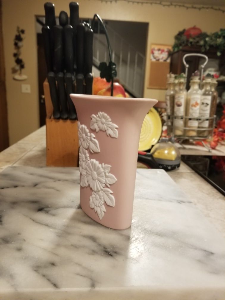 Beautiful Porcelain Flower Vase