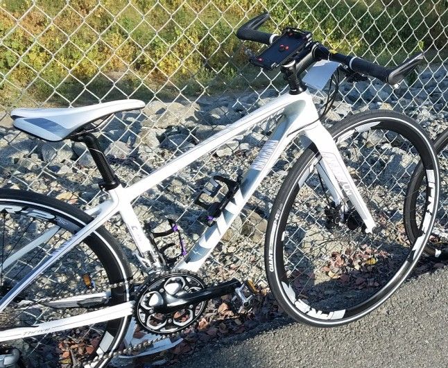 Thrive Woman's Giant Cross Road Bike 