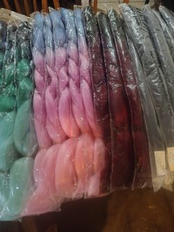 Braiding Hair/weave multiple colors and bubdles