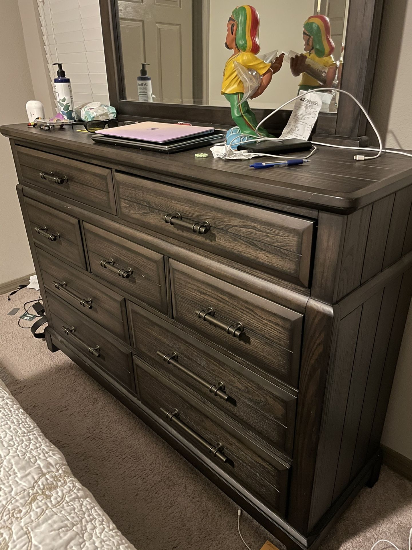 Rooms To Go 7 Piece Montana Ridge Bedroom Set With King Mattress for