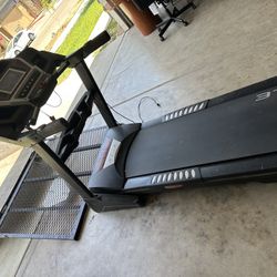 Treadmill 