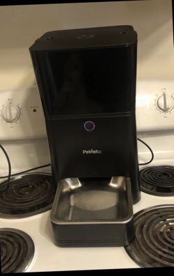 Wireless USB rechargeable auto pet feeder feed your pet from anywhere