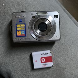Sony Cyber shot Digital Camera 