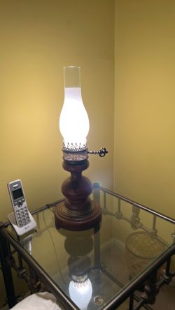 Wooden Electric Table Lamp with Glass Chimney