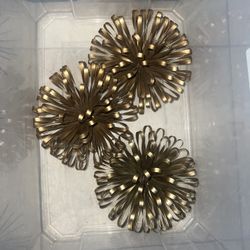 Lamps And Wall Accents