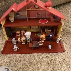 Bluey House, Camper, Pool, Car And Friends 