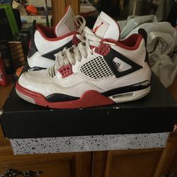 Jordan 4s Fire Reds