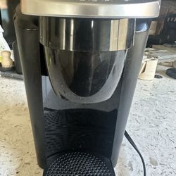 Keurig - K-compact Single Serve Coffee Maker - Lightly Used 
