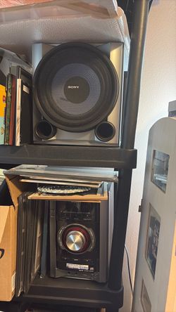 Plug-in stereo one speaker