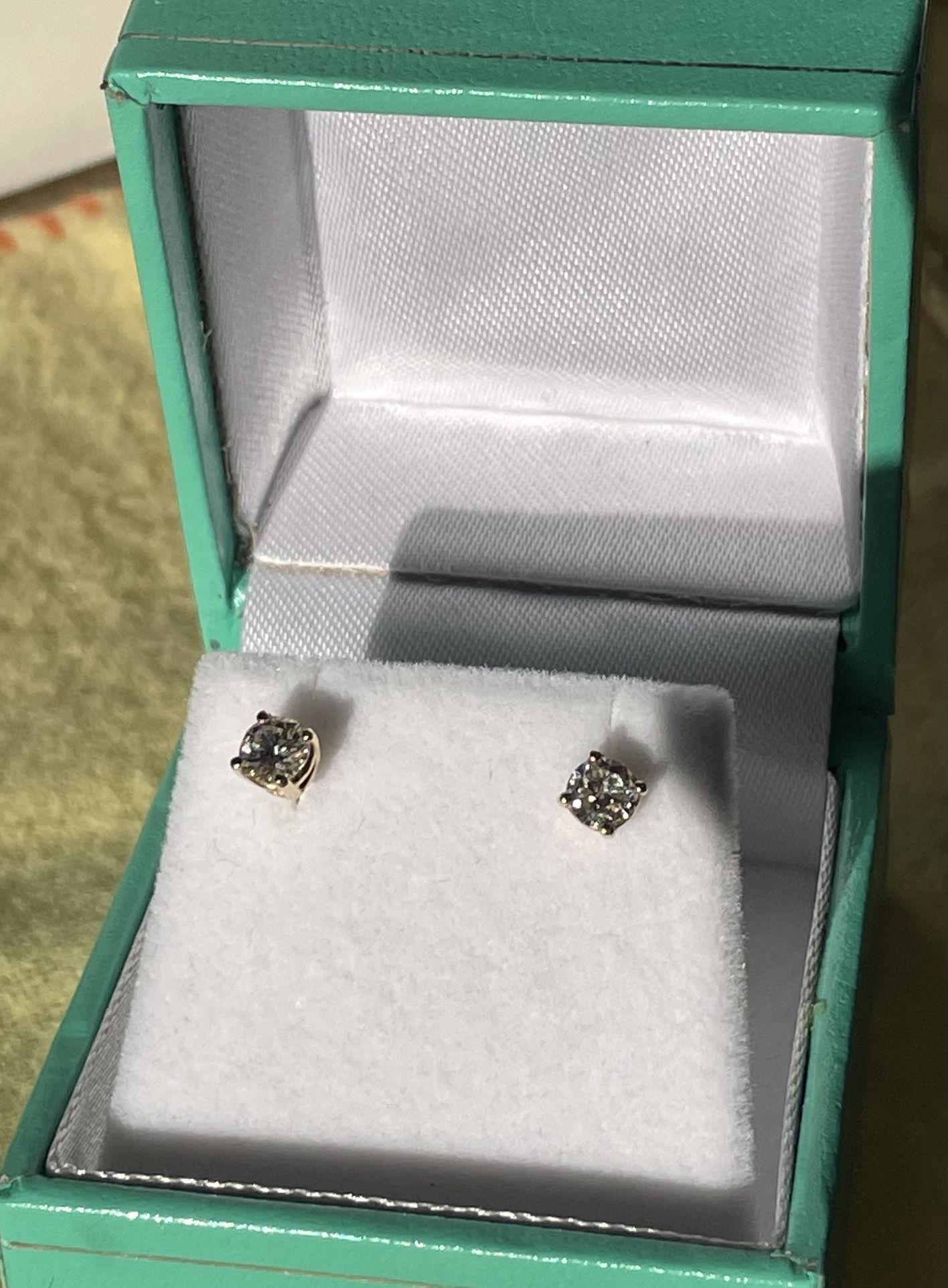 14K Yellow Gold Round Diamond Stud Earrings, 0.50 tcw, G COLOR VS1 CLARITY NATURAL ONLY screw backs 