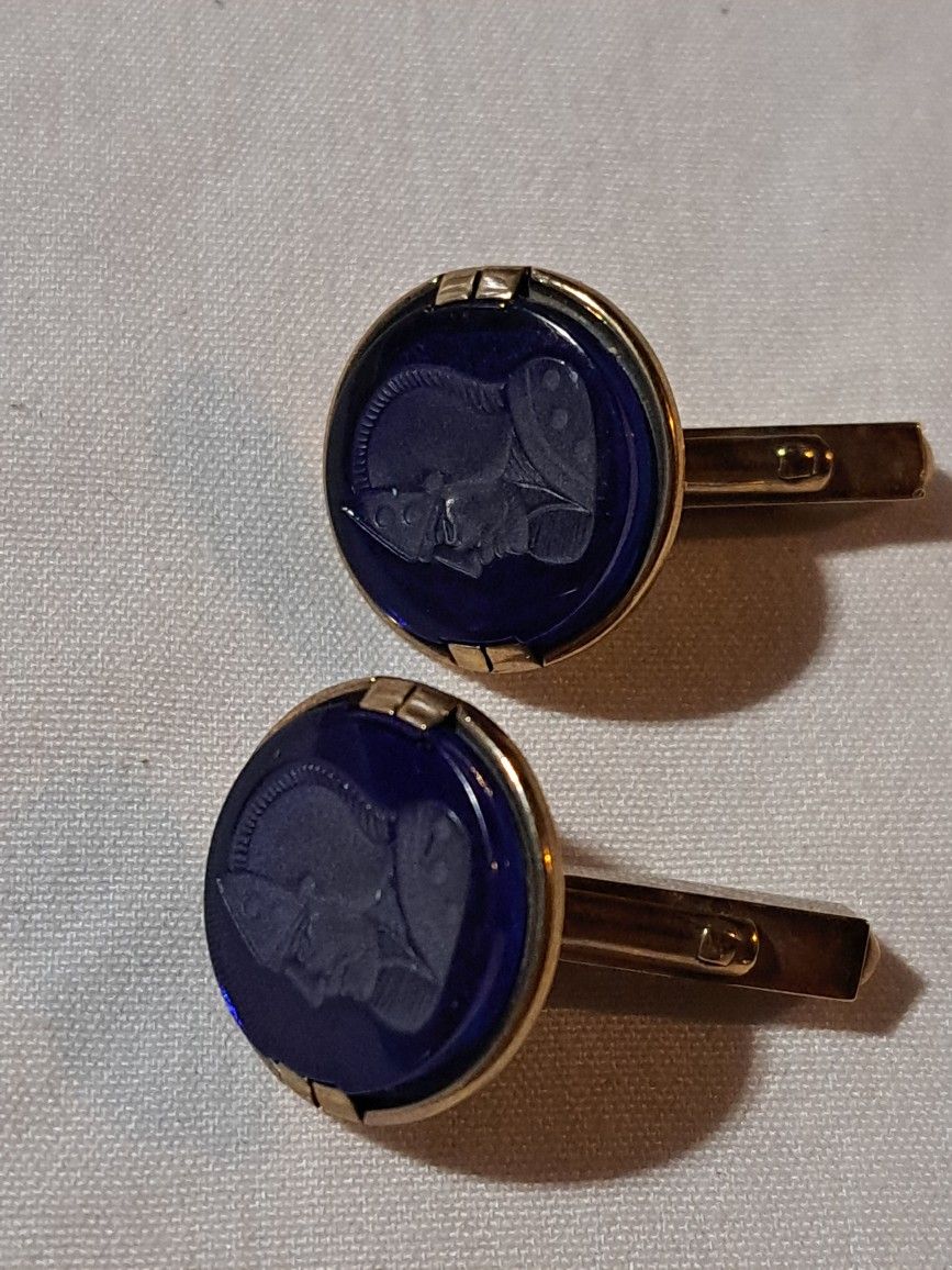 Vintage swank Knight cameo cufflinks