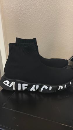 Yeeyzs/diros/balenciaga