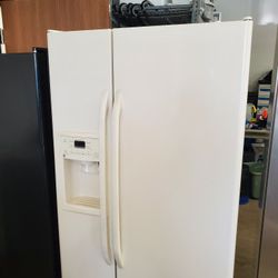 32.75" Bisque GE Side By Side W/ Ice & Water Warramty Included