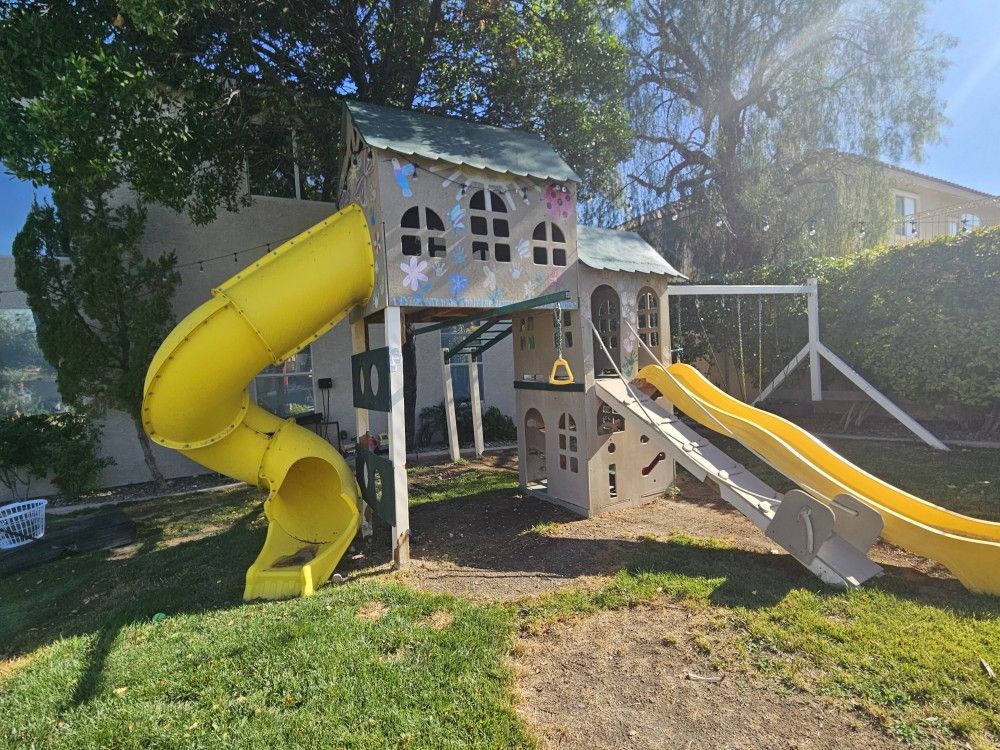 3 Story Kids Playset